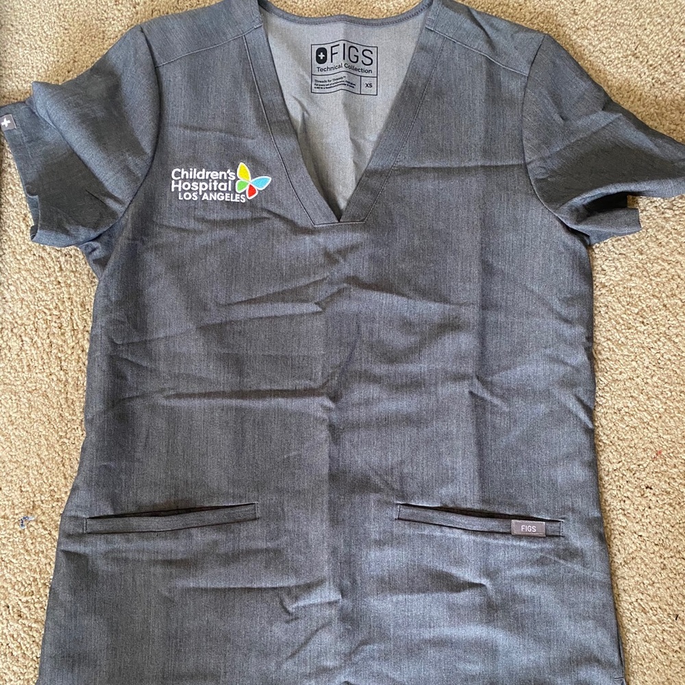 Figs scrub top